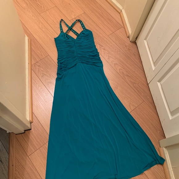 Laundry Emerald Green Gown - Picture 6 of 8